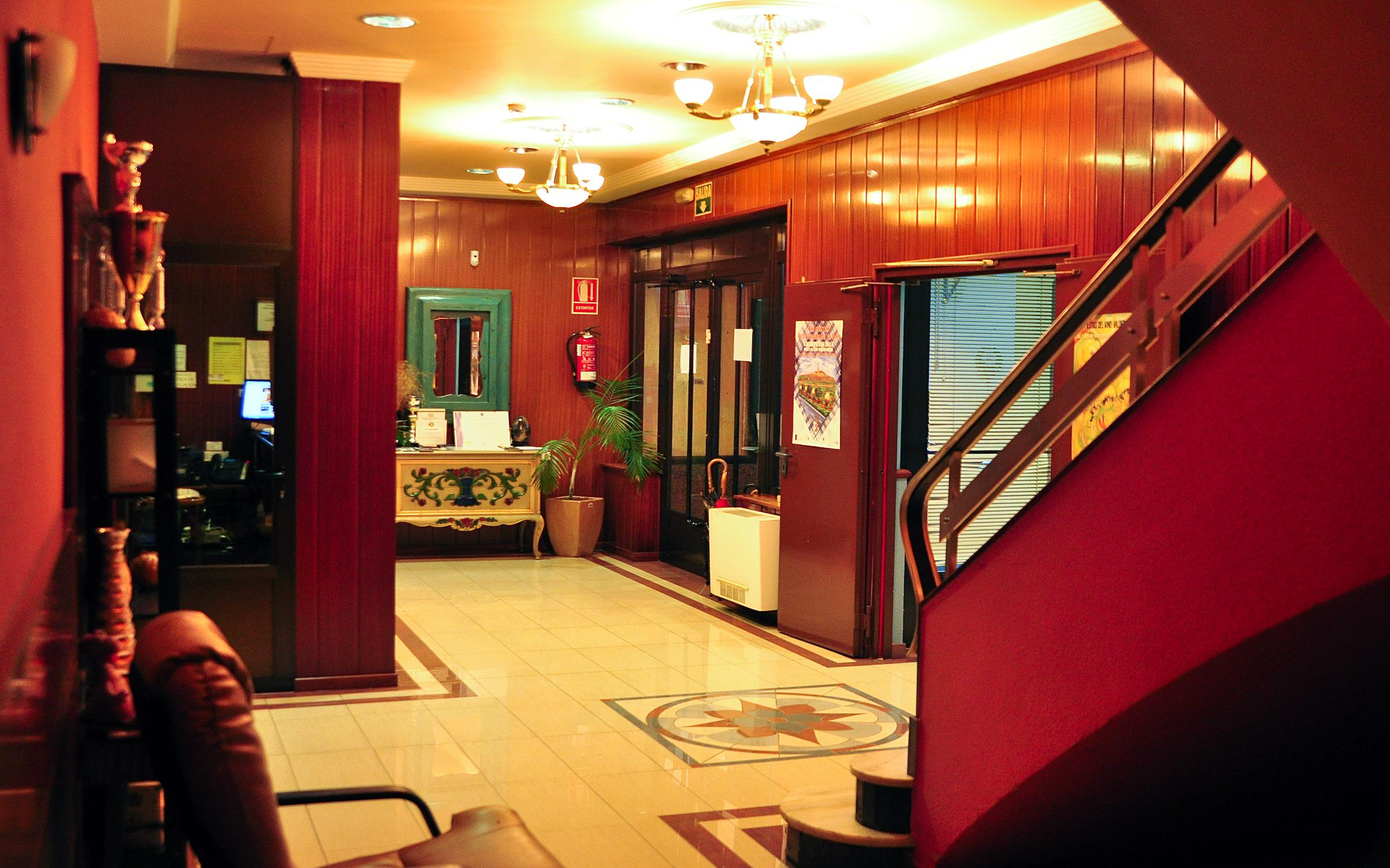 Hostal Valdepenas By Bossh Hotels Exterior foto